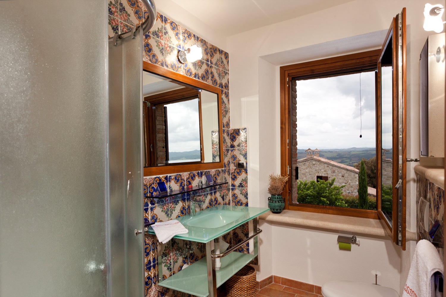 The Greater Villa — GV 3 (bathroom)