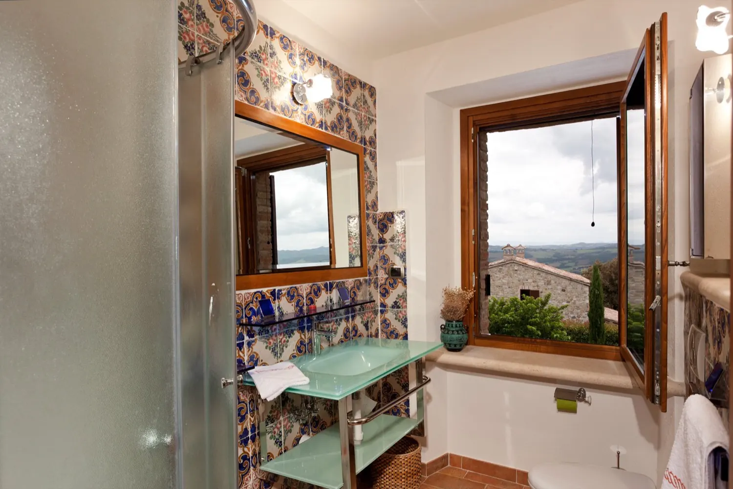 The Greater Villa — GV 3 (bathroom)